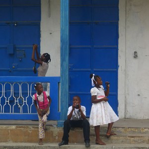Laura, Stephanie, Emerson and Cristania photograph in Jacmel.